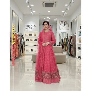 Collection SSUMAIRA - Élégante robe Anarkali en organza brodée blanche, robe pakistanaise de luxe de longueur régulière, robe maxi Chikankari - Product Image 5