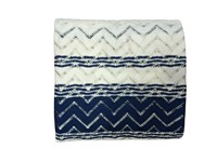 Tissu en nylon respirant imprimé bleu marine et blanc à rayures chevron/zigzag de qualité supérieure pour robes et hauts de filles, disponible