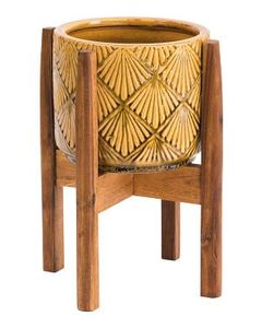 Maceta de Metal Esmaltado Rústico con Soporte de Madera para Plantas de Interior - Product Image 1