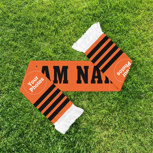 Écharpe de Supporter de Club Sportif Imprimée avec Nom, Rayures Orange et Noires, Grande Écharpe Longue pour Fan de Football avec Grand Logo - Product Image 6