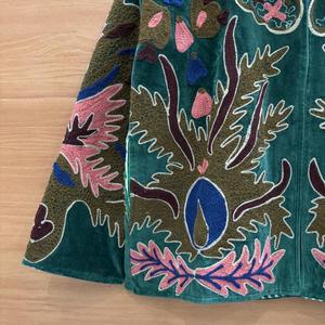 Chaqueta Corta Tradicional Boho Floral Colorida para Mujer, Hecha a Mano, Étnica, de Lujo, Bordada con Diseño Suzani, Tejida, 100% Algodón, Ecológica - Product Image 2