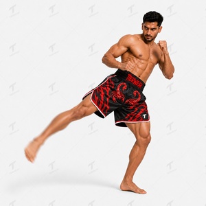 Shorts de boxe thaï classiques 195 GSM en satin, durables et légers, pour Muay Thai et Kickboxing, avec fente latérale et taille élastique, pour l'entraînement - Product Image 3