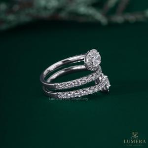 Bague de fiançailles de luxe pour femme, diamant de laboratoire 4,62 carats, taille émeraude VVS2, en or 9k/10k/14k/18k, certifiée IGI - Product Image 4