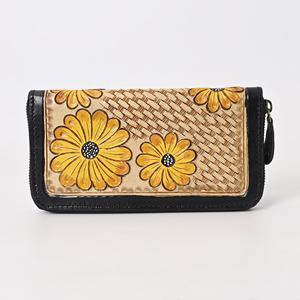 กระเป๋าใส่บัตรหนังวัวแท้ลายสลักมือ งานแฮนด์เมด ดีไซน์สั่งทำพิเศษ - Product Image 1