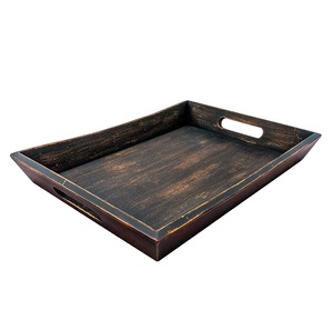 Plateau de service décoratif en bois avec bordure surélevée pour les repas du petit-déjeuner, les boissons, les apéritifs et un service de table organisé - Product Image 1