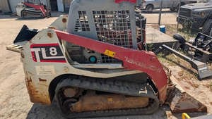 Cargadora de orugas compacta TL8 2017 con cabina cerrada, máquina de construcción de alto rendimiento - Product Image 4