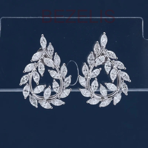 Pendientes Halo con Diamantes Cultivados en Laboratorio Radiant Sparkle en Oro Rosa de 14k, Diseñados para la Alfombra Roja, Diamantes Cultivados en Laboratorio Libres de Conflictos - Product Image 5