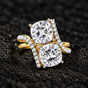 Anillo de Diamante Cultivado en Laboratorio con Corte Cojín, Oro Sólido de 14K/18K, Anillo Bypass Toi et Moi con Pavé, 4.25CTW DEF VVS, Certificado IGI, Anillo de Boda ODM - Product Image 1