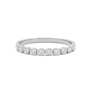 Bague de mariage et d'anniversaire empilable en or massif 18 carats avec diamant de laboratoire taille princesse, clarté DEF VS VVS, sertie clos minimaliste, bijoux - Product Image 3