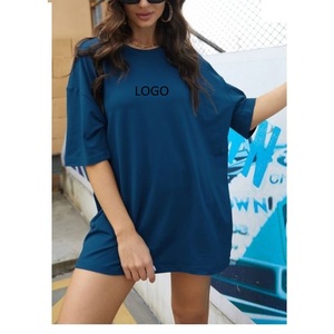 เสื้อยืดคอกลมโอเวอร์ไซส์สีเบจสำหรับผู้หญิง ทรงหลวม แขนสั้น สีพื้น พิมพ์ลายโลโก้ สวมใส่สบายทุกฤดู ผ้าเจอร์ซีย์ - Product Image 3