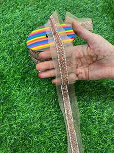 Dentelle dorée élégante avec finition scintillante, idéale pour les tenues de mariage et de soirée. - Product Image 2