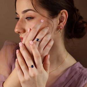 แหวนแต่งงานหรูหราประดับเพชรทรงเหลี่ยมมรกตชุบทองวินเทจ คุณภาพสูง ทันสมัย ได้รับการรับรองจาก IGI - Product Image 4