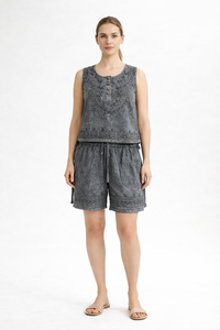 Fabricante de Conjuntos de Top y Pantalones Cortos Bordados de Viscosa para Mujer - Product Image 4