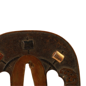 Tsuba Japonés del Período Edo, de Cobre Antiguo Pulido, con Incrustaciones de Diseño de Molino de Agua sobre Olas, Forma Redonda, Protector de Espada Sin Marcar - Product Image 3
