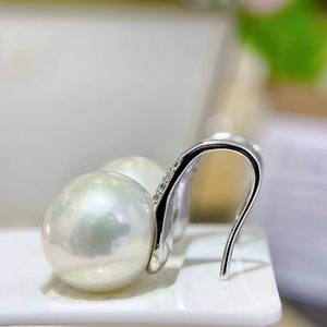 Pendientes de Perlas Redondas Blancas de Agua Dulce Edison de 11-12 mm, Plata S925 con Luz Intensa y Pequeñas Imperfecciones - Product Image 3