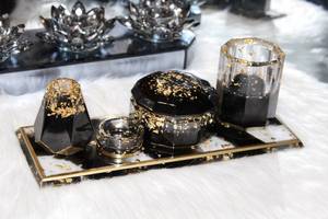 ชุดอุปกรณ์ห้องน้ำเรซิ่นทำมือรักษ์โลก พร้อมถาดสีดำและสีทองลายเพ้นท์มือ ที่วางแปรงและแก้ว - Product Image 2