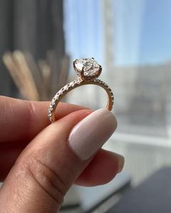 Anillo de compromiso AFAR Jewels de plata de ley chapado en oro con moissanita de corte cojín y halo, para fiestas y bodas, engaste de púas - Product Image 4