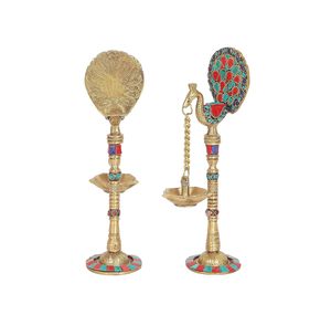 Lampe à huile suspendue artisanale en forme de paon, finition laiton décorative, Diya pour la maison, le temple, la décoration festive - Product Image 1