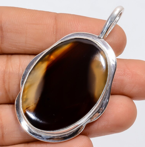 Pendentif artisanal en laiton et pierres précieuses naturelles |   Bijoux de guérison unisexes en agate de style bohème plaqués argent, vente en gros - Product Image 1
