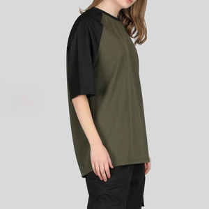 เสื้อยืดโอเวอร์ไซส์ทรงหลวมสำหรับผู้หญิง ผ้าฝ้าย 100% ระบายอากาศได้ดี เหมาะสำหรับใส่ลำลองหรือเล่นกีฬาในฤดูร้อน แขนสั้น รับผลิตแบบ OEM ODM - Product Image 2