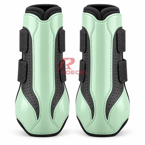 Botas de equitación premium que ofrecen una cobertura confiable para las patas, comodidad transpirable y un cierre seguro para caballos activos. - Product Image 1