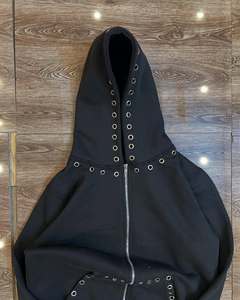 Sweat à capuche noir sur mesure, zippé, épais, coupe oversize, style streetwear, avec œillets métalliques, fermeture éclair intégrale, style punk - Product Image 2