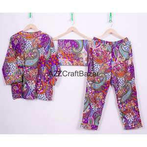 ชุดนอนพิมพ์ลายบล็อก ชุดนอนลายดอกไม้สำหรับฤดูร้อน คอเสื้อทรงกลมนุ่มสบาย ชุดนอนสำหรับเพื่อนเจ้าสาว ผ้าฝ้ายแท้ 100% ชุดนอนผ้าถัก - Product Image 5