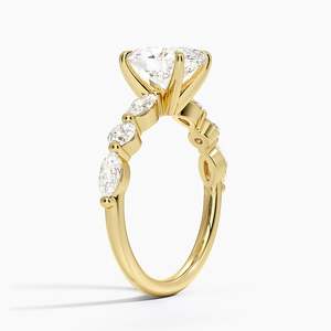Anillo de Compromiso Grand Versailles con Moissanita y Engaste de Puntas, Chapado en Oro de 14K, para Boda y Aniversario - Product Image 2