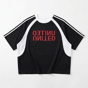 T-shirt court sportif noir et blanc avec imprimé miroir rouge |   T-shirt à manches raglan avec empiècements en mesh pour le streetwear |   Fournisseur de Marque Privée OEM - Product Image 1