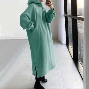 Robe à capuche personnalisée pour femmes musulmanes, couleur unie, manches longues, robe pull-over, robe longue à capuche pour l'automne avec poche - Product Image 4