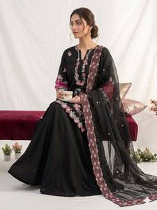 ผ้าไหมสีดำแบบดั้งเดิมสำหรับผู้หญิง Salwar Kameez Crape Silk งานปักลำดับด้วยการตัดด้านบน & Palazzo & organza dupatta - Product Image 3
