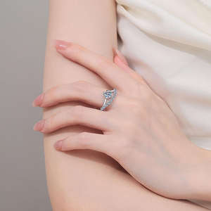 Anillo de compromiso geométrico de moissanita de 1 quilate con corte brillante, plata de ley 925, personalizado, moderno, regalo de aniversario de bodas para mujer - Product Image 2