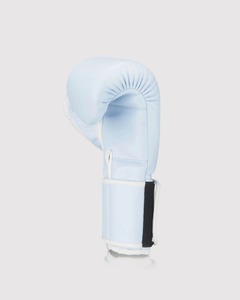 Gants de boxe Fly en cuir véritable, couleur bleu ciel personnalisée, pour entraînement de boxe et salle de sport. - Product Image 3