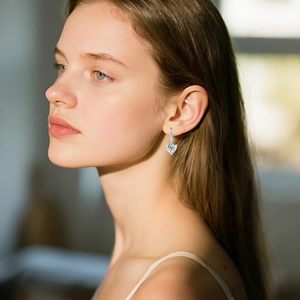 Boucles d'oreilles pendantes en argent 925 avec diamant taille cœur, plaqué or blanc, sertissage griffe, cadeau romantique pour femme, bijoux pour la Saint-Valentin - Product Image 5