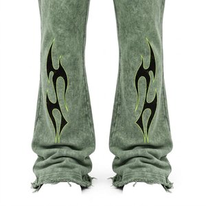 Conjunto de Chándal para Hombre Verde con Capucha, Diseño 2 en 1, Estampado de Llamas Negras, Estilo Urbano, Largo Completo, Bolsillos con Cordón, Ajuste Regular - Product Image 6