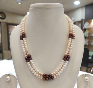 Conjunto de collar Mala con perlas auténticas de primera calidad y pendientes a juego para mujeres y niñas, ideal para bodas y fiestas. - Product Image 1