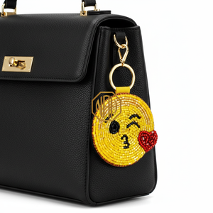 Llavero Amarillo con Cuentas, Diseño de Corazón y Cara Sonriente de Dibujos Animados, Adorno de Resina Tejida para Bolsos - Product Image 1
