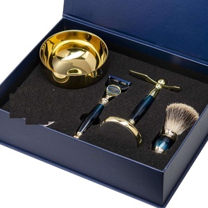 Ensemble de rasage de luxe pour homme, rasoir à 5 lames en acier inoxydable, brosse à barbe en poils de blaireau de haute qualité, support de rasage et savon - Product Image 3