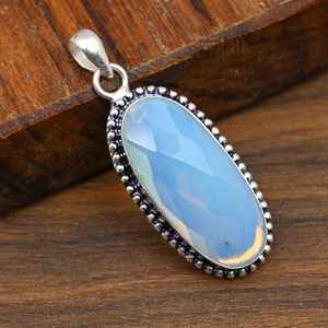Pendentif artisanal en opale laiteuse, argent sterling 925, forme ovale, bijou naturel, cadeau pour femme - Product Image 5