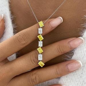 จี้เพชรทรงรัศมีสีเหลืองขาวหรูหรา สร้อยคอทองคำขาว 14K ดีไซน์ทันสมัย ของขวัญวันครบรอบสุดพิเศษ - Product Image 3
