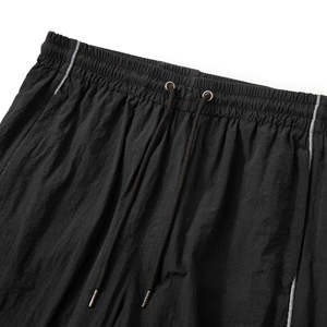 Survêtement coupe-vent en nylon pour homme avec ensemble de jogging confortable et survêtement en nylon résistant à l'eau en polyester - Product Image 6