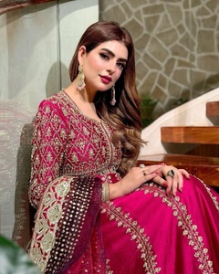 Dernière tenue de créateur High O Demand Heavy Chinon Silk Anarkali Suit & Dupatta Avec chaîne de broderie et travail de séquence de 9mm - Product Image 5