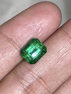 Émeraude naturelle zambienne de qualité supérieure, taille octogonale, véritable pierre précieuse vert vif 1,70 ct GEMS INTERNATIONAL pour la fabrication de bijoux - Product Image 5