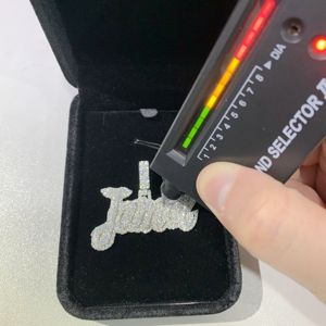 Collier pendentif en moissanite de haute qualité avec pierre de couleur D VVS1 pour homme et femme, bijoux de mariage, cadeaux d'anniversaire et de mariage - Product Image 1