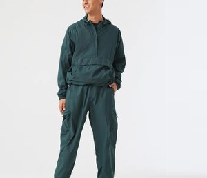 Conjunto de Chaqueta Cortavientos Impermeable con Capucha para Hombre, Color Sólido, Manga Larga, Corte Regular, para Todas las Estaciones, Ropa de Exterior - Product Image 1