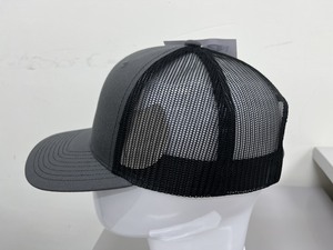 Gorra Trucker de 6 Paneles con Malla Trasera Ajustable, Personalizable en Color y Logotipo, Fabricada en Vietnam, para Uso en Exteriores por Adultos - Product Image 3