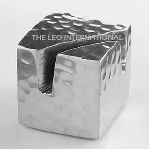 Porta Tarjetas de Alta Calidad con Acabado Martillado, Diseño Exquisito, Ideal para Decoración de Escritorio en Hogar u Oficina - Product Image 1