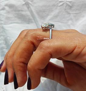 Elegant and modern <b>two</b>-<b>stone</b> (Toi et Moi) engagement <b>ring</b> - Product Image 5