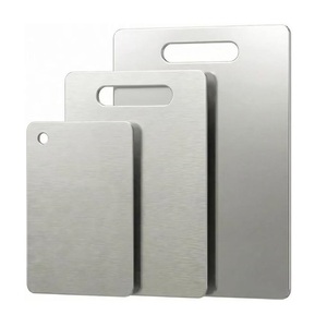 Tabla de cortar premium para el hogar, de acero inoxidable puro, saludable y antibacteriana, para uso en la cocina. - Product Image 3