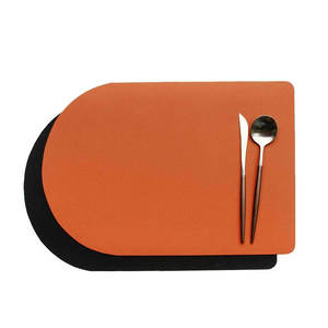 Napperon Moderne en Similicuir PU Lavable pour Événements Festifs et Maisons – Tendance, Forme Ovale, Personnalisable pour Table à Café et Table à Manger - Product Image 6